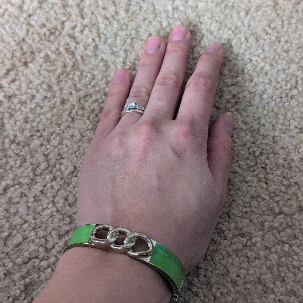 Formash Green Clasp Bracelet